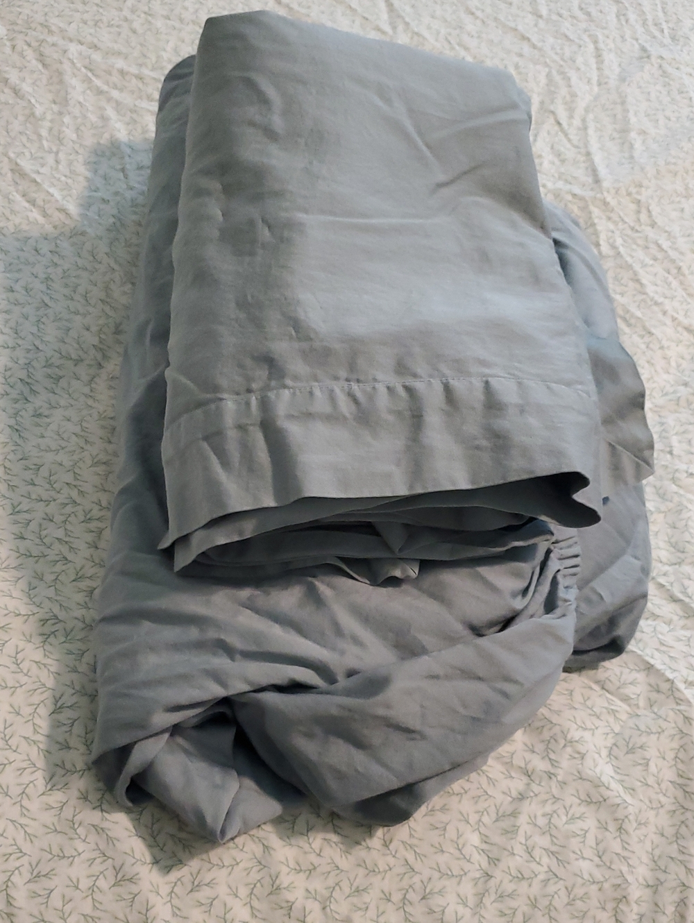 Coyuchi Sateen Full Size Fitted Sheet and Pillow Shams